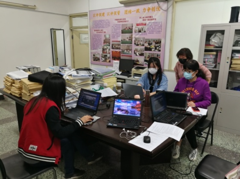 C:\Users\Yaodong\_DDNZone_\My Files\UIBE\成人动作片
工作\1. 研究生教学\c学位\2020毕业\2020毕业答辩\照片\微信图片_20200603104359.jpg